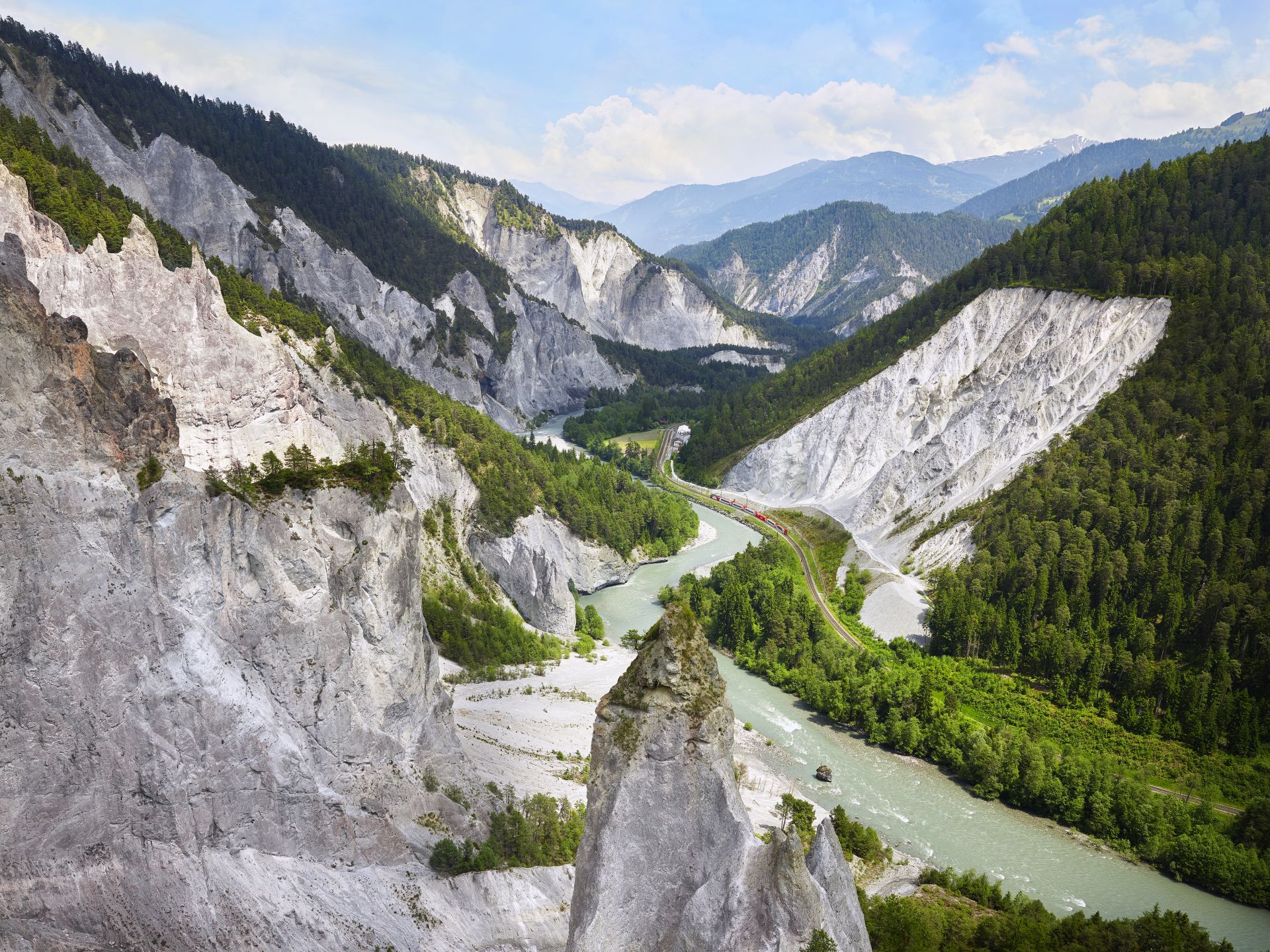 Glacier Express in der Rheinschlucht - IGE Erlebnisreisen | Rhtische Bahn